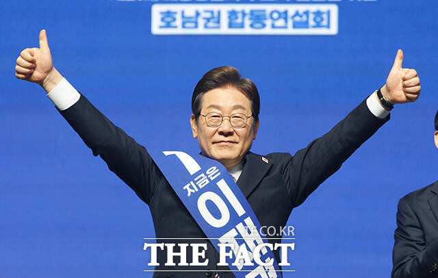 이재명 더불어민주당 대선 경선 후보가 27일 민주당 후보로 최종 선출됐다. /장윤석 기자