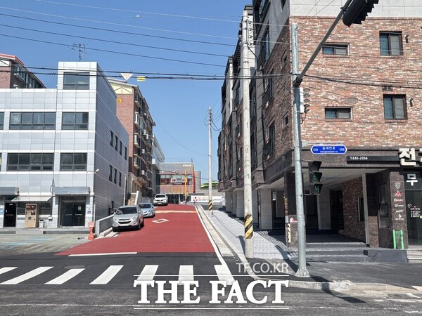 제2시립도서관 진입도로 전경./대전 동구