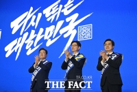  기념촬영하는 민주당 이재명-김경수-김동연 후보 [포토]
