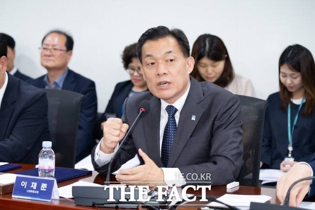 대한민국특례시시장협의회 회장인 이재준 수원시장이 28일 국회에서 열린 인구감소지역시장·군수·구청장협의회와의 협약식에서 발언하고 있다. /수원시