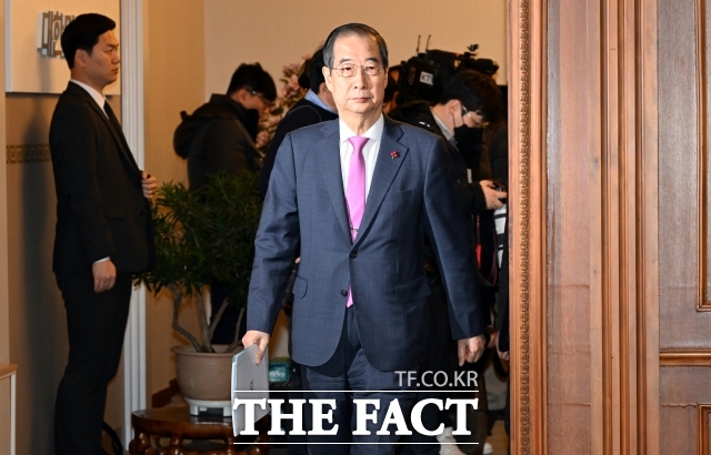 한덕수 대통령 권한대행 국무총리의 참모인 손영택 국무총리실 비서실장이 28일 사의를 표명했다. 이에 따라 한 권한대행의 대선 출마 선언도 수순이라는 관측이 나온다. /임영무 기자