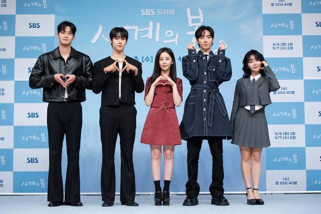 배우 김선민 이승협 박지후 하유준 서혜원(왼쪽부터)이 28일 오후 2시 서울 목동 SBS에서 진행된 새 드라마 사계의 봄 제작발표회에 참석했다. /SBS