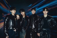 '울컥하고 기뻐'…하이라이트, 비스트 시간 연결한 컴백(종합)