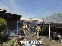 세종시 전동면 단독주택 화재…80대 거주자 다쳐