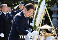  이승만·박정희·김대중·김영삼 묘소 참배한 이재명 [TF사진관]