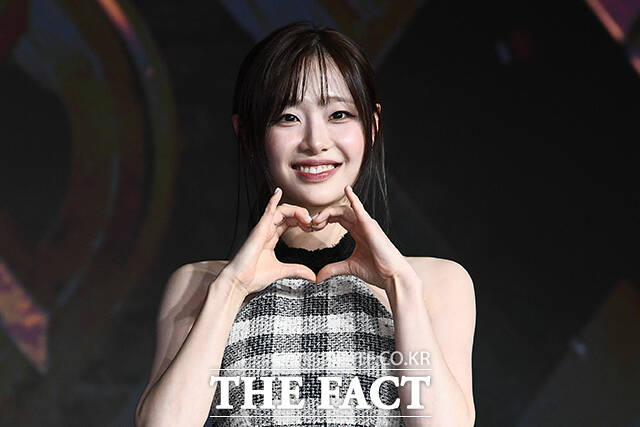 외유내강 캐릭터로 두각을 드러내는 가수 츄.