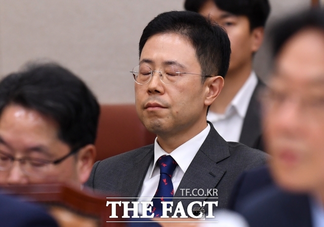 헌법재판소가 1년 만에 형사재판 진행을 이유로 정지됐던 손준성 대구고등검찰청 차장검사(검사장)에 대한 탄핵심판을 재개했다. 손 검사장은 이날 대법원에서 무죄를 확정받은 이른바 고발사주 의혹에 대해 고발장 작성 자체에 관여한 사실이 없다는 입장이라며 항소심 재판부가 인정한 고발장 작성 관여 여부를 전면 부정했다. /이새롬 기자