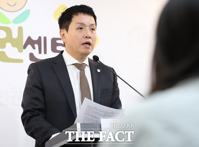 임태훈 군인권센터 소장(사진)이 29일 박정택 중장과 가족들의 비서실 직원 대상 갑질 의혹을 제기했다. 사진은 채 상병 특검법 관련 기자회견 당시 모습/ 뉴시스