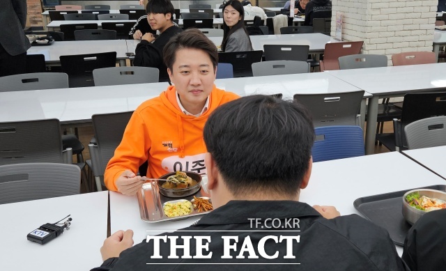 이준석 개혁신당 대선 후보가 한덕수 대통령 권한대행 겸 국무총리와의 연대 가능성에 선을 그었다. /항공대=서다빈 기자