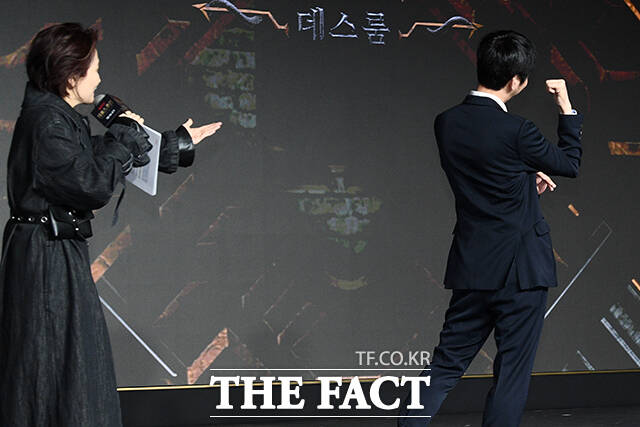 어디로 퇴장해야 하나요?