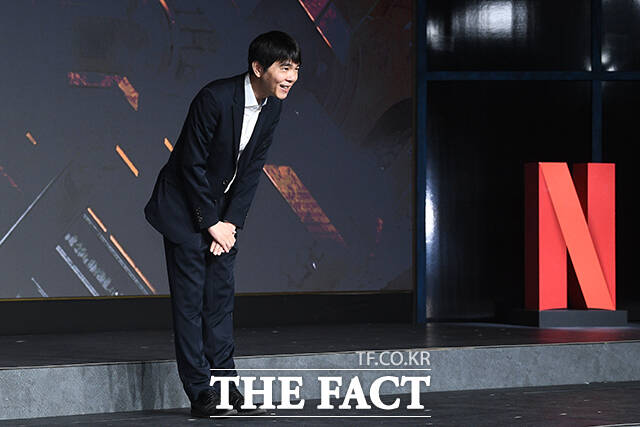 인사하는 이세돌.