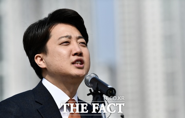 경제 공약에서는 압도적 지방분권이라는 기조로 법인지방소득세율 자율화를 제안했다. /박헌우 기자