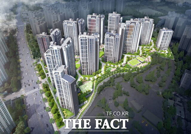 ‘힐스테이트 두정역’이 완화된 대출 규제와 지방 부동산 활성화 정책의 수혜 단지로 떠오르며 내 집 마련을 고민하는 수요자들의 관심을 받고 있다./현대건