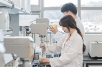  한국콜마, '역노화' 화장품 기술 개발…피부장벽 강화