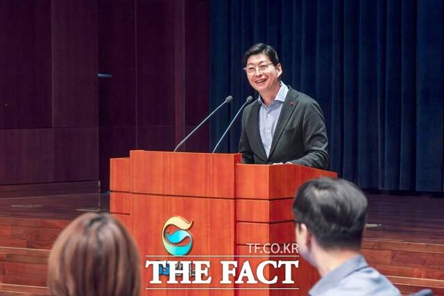 허세홍 GS칼텍스 사장이 지난 10일 임원 워크숍에서 디지털 전환을 위한 임직원 참여 조직 문화를 강조하고 있다. /GS칼텍스