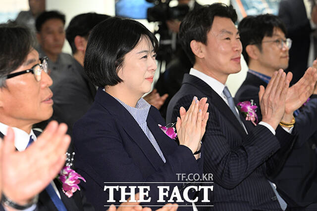 보건복지부와 함께하는 저출생 극복 프로젝트 <사진이 더팩트다> 시상식에 참석한 배현진 의원.