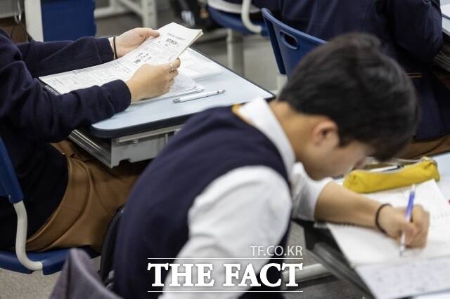 높은 주거비 부담으로 탈서울 현상이 가속화되고 있는 가운데, 강남구 인구는 오히려 증가하고 있다. 핵심 이유는 자녀 교육 때문이다. /더팩트 DB