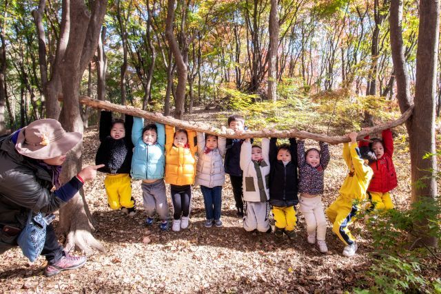 제8회 <사진이 더 팩트다> 보건복지부 장관상 수상작 김정국 씨의 키야 쑥쑥 자라라.