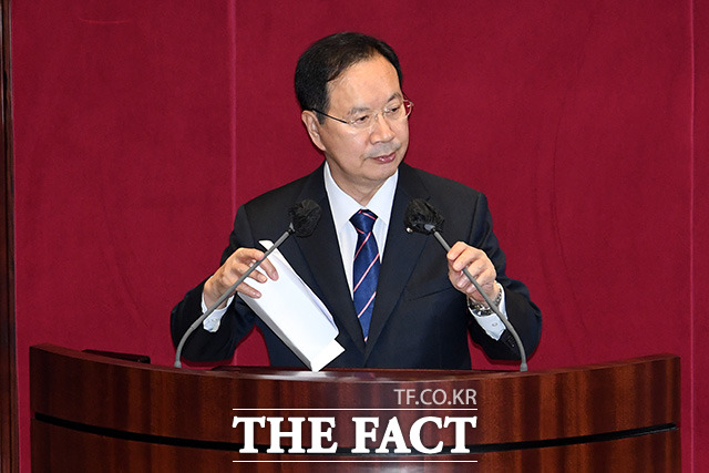 하영제 국민의힘 의원이 30일 오후 서울 여의도 국회에서 열린 본회의에서 신상발언을 하고 있다./더팩트 DB