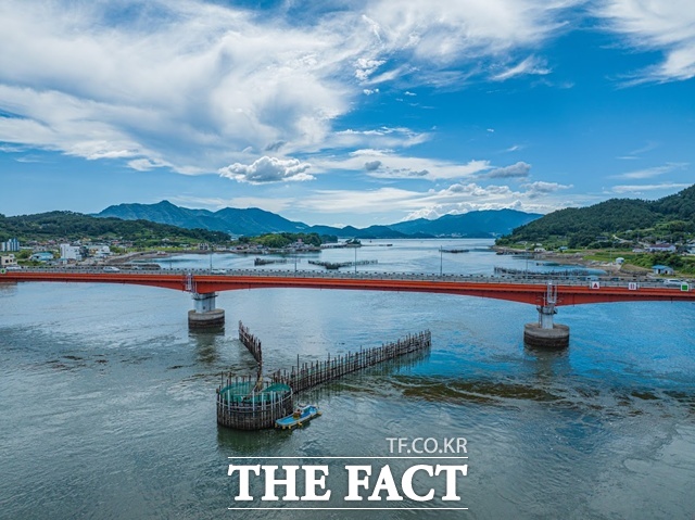 남해 전통 어업 방식인 죽방렴 /남해군