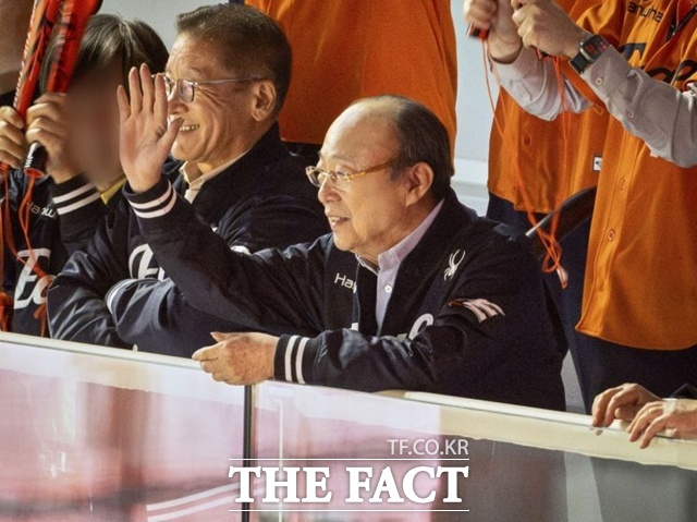 김승연 한화 회장은 구단주 가운데 가장 자주 야구장을 찾는다. 대전한화생명볼파크 신축에도 통 큰 투자를 했다. /한화 이글스