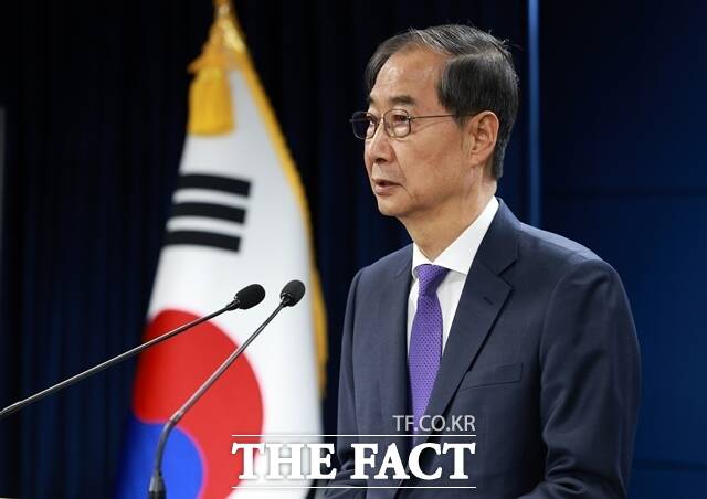 한 권한대행은 애초 출마론이 제기됐을 당시 대선의 ㄷ 글자도 꺼내지 말라며 이를 강하게 일축했지만 결국 출마를 선택했다. /뉴시스