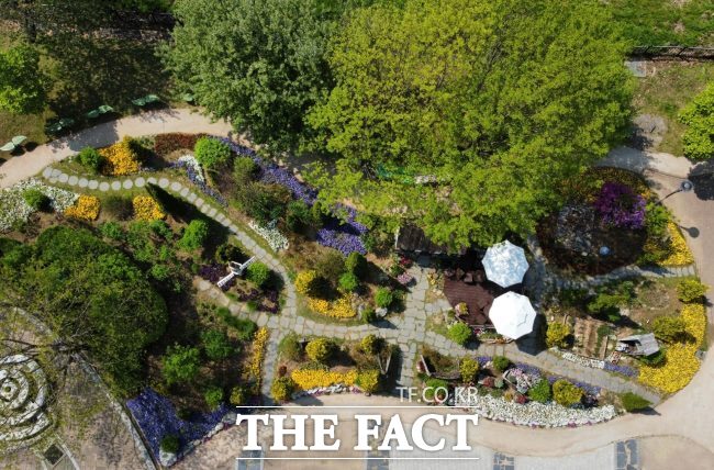 하늘에서 본 정부과천청사역 인근 치유정원 전경 /과천시