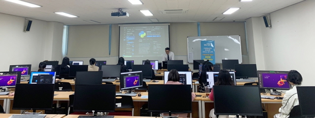 빅데이터를 활용한 태양광 에너지 관리 교육. /목포대