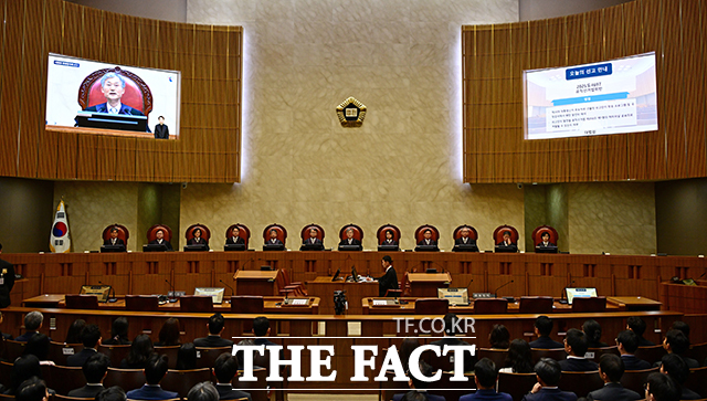 대법원 전원합의체는 공직선거법 위반 혐의로 기소된 이 후보에게 무죄를 선고한 원심판결을 깨고 사건을 서울고법으로 돌려보냈다. /남윤호 기자