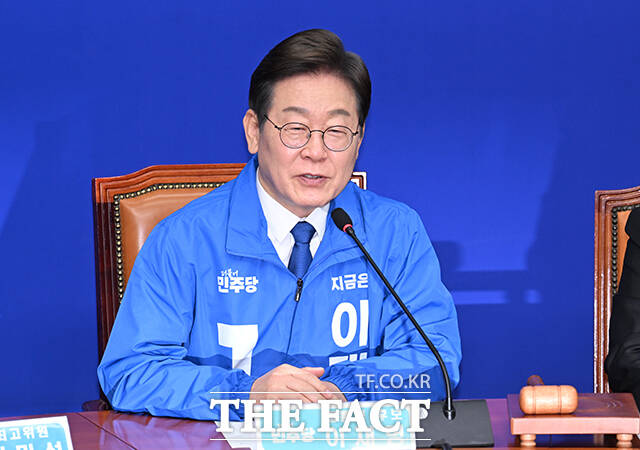 대법원이 이재명 대선 후보의 공직선거법 사건을 유죄 취지로 파기환송했지만, 더불어민주당은 흔들림이 없어 보인다. 오히려 직진 기조를 더 강하게 천명하고 있다. /박헌우 기자