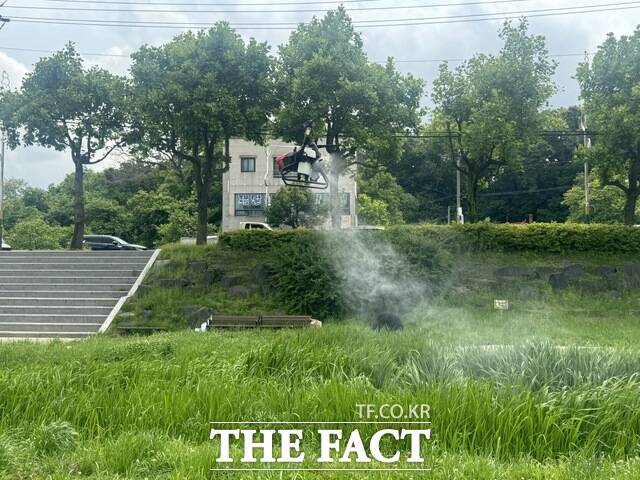 당진시보건소는 방역 사각지대 해소와 효율적인 해충 방제를 위해 드론 활용 방역 소독을 본격적으로 추진한다. /당진시