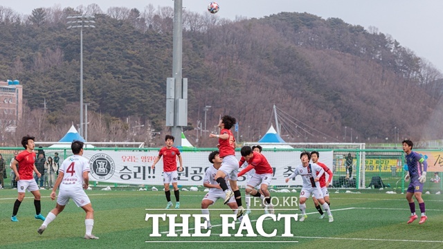 합천군은 체육 인프라 강화와 전국대회 유치로 스포츠 중심 도시로서의 위상을 높여가고 있다.사진은 춘계 전국고등축구대회 모습. /합천군