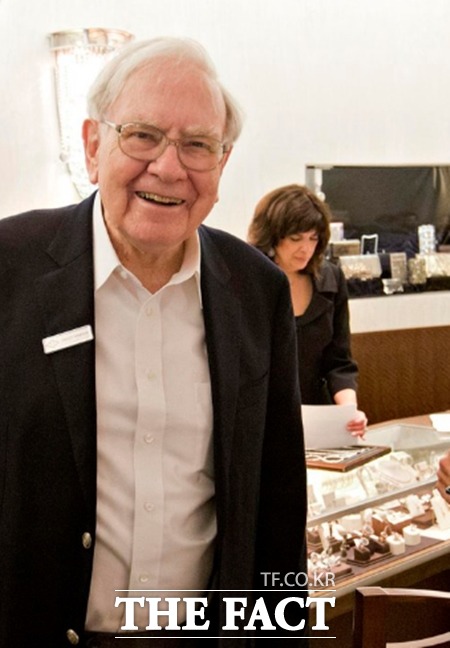 워런 버핏 버크셔해서웨이 최고경영자가 은퇴를 선언했다. /워런 버핏 트위터 캡처