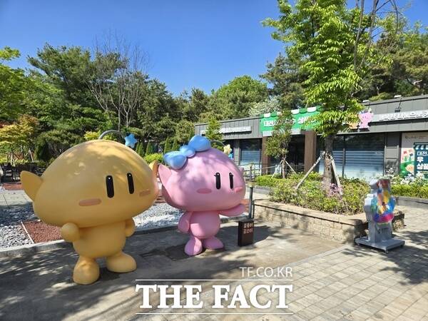 경부고속도로 신탄진 휴게소에 마련된 꿈돌이·꿈순이 포토존 /대전시