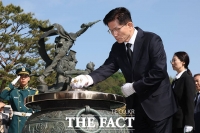  김문수 국민의힘 대선 후보, 현충원 참배로 첫 공식일정 시작 [포토]