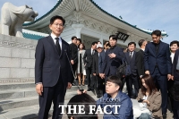  현충원 찾은 김문수, 이재명 겨냥 