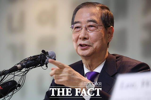 한덕수 무소속 대선 예비후보가 7일 오후 서울 중구 한국프레스센터에서 열린 서울외신기자클럽 초청 기자간담회에 참석해 기조연설을 하고 있다. /국회사진취재단