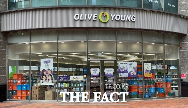 CJ올리브영이 오는 16일까지 K-슈퍼루키 위드 영 사업 참가자를 모집한다. /문은혜 기자