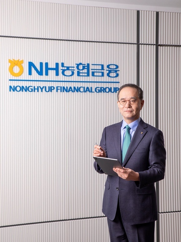 농협금융은 올해 비상경영체제를 강화할 계획이다. 사진은 이찬우 농협금융 회장. /농협금융지주