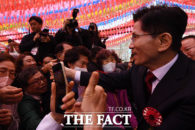 특히 김 후보가 오랜 기간 중앙 정치를 떠나있어 비주류로 분류돼 온 만큼, 이번 계기로 당내 영향력을 키울 것이란 전망이 나온다. /서예원 기자