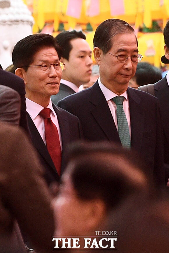 한덕수 무소속 대선 예비후보 측은 7일 오후 6시 예정된 김문수 국민의힘 후보와의 면담에서 단일화 방식에 관한 얘기가 나올 수 있을 것으로 예측한다고 밝혔다. /서예원 기자