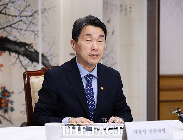 이주호 대통령 권한대행 부총리 겸 교육부 장관이 7일 오전 서울 종로구 정부서울청사에 열린 경제안보전략 간담회에 참석해 모두발언을 하고 있다. /교육부