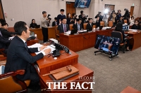  대통령 당선시 재판 정지법·3특검법, 법사위 소위 통과