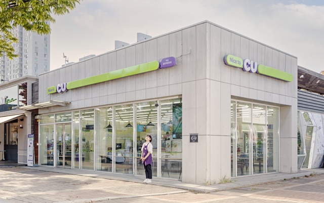 편의점 CU를 운영하는 BGF리테일이 올해 1분기 매출과 영업이익을 잠정 공시했다. /BGF리테일