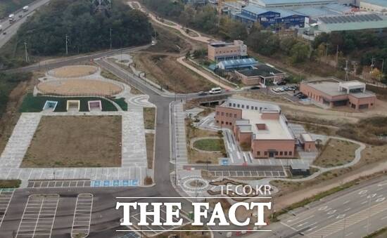 경기도가 운영하는 반려동물 복합 테마파크인 ‘반려마루 화성’의 전경./경기도