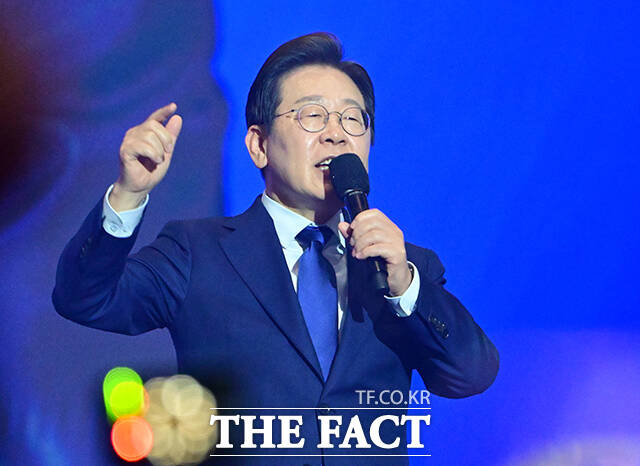 이재명 더불어민주당 대선 후보는 어르신 돌봄 국가책임제 시행을 핵심으로 하는 노인 정책을 8일 발표했다. /박헌우 기자