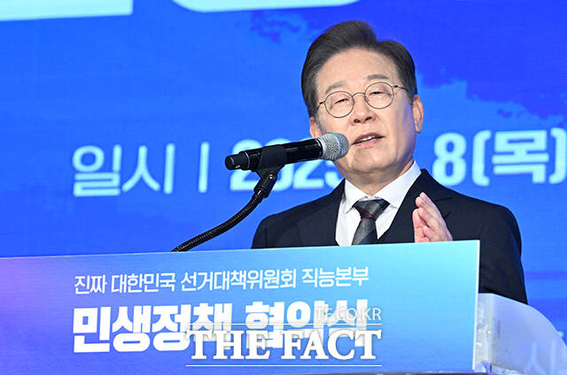 이재명 더불어민주당 대선 후보는 8일 국민의힘을 탈당한 김상욱 의원을 향해 조만간 한번 보면 좋을 것 같다고 손을 내밀었다. /박헌우 기자