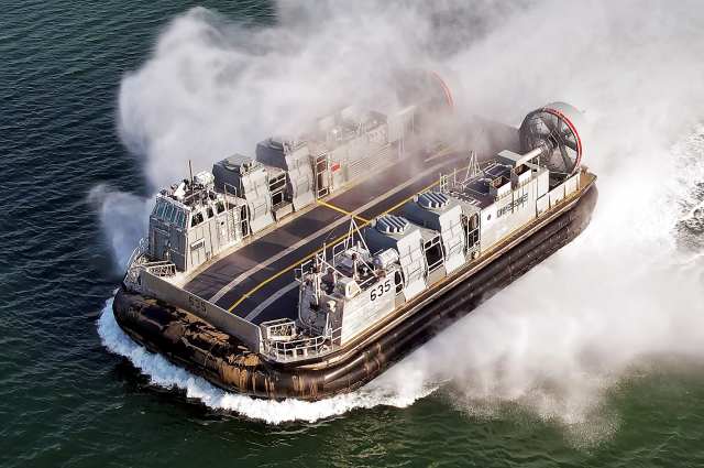 HJ중공업은 지난 7일 KAI와 고속상륙정(LSF-II) Batch-II 시뮬레이터·통합기관제어장치(iCAMS) 국산화 개발을 위한 양해각서를 체결했다. 고속상륙정(LSF-Ⅱ). /HJ중공업