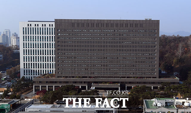 검찰이 미국 법무부와 손잡고 226억 규모의 주한미군 관련 입찰담합 사건 관계자들을 재판에 넘겼다./이새롬 기자