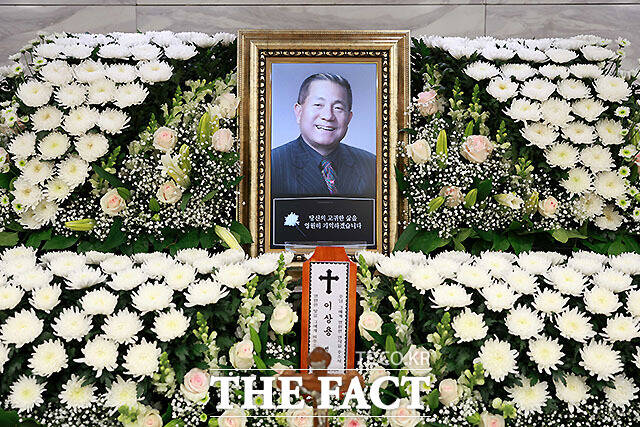 뽀빠이 아저씨 고 이상용의 빈소가 10일 서울 반포동 가톨릭대학교 서울성모병원 장례식장에 마련됐다. /사진공동취재단